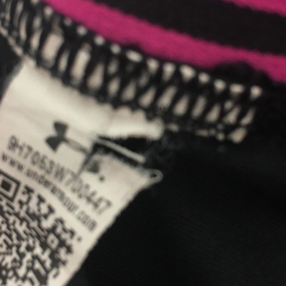 UNDER ARMOUR "Heatgear" Soft Leggings In Black with Hot Pink Design - Picture 5 of 7